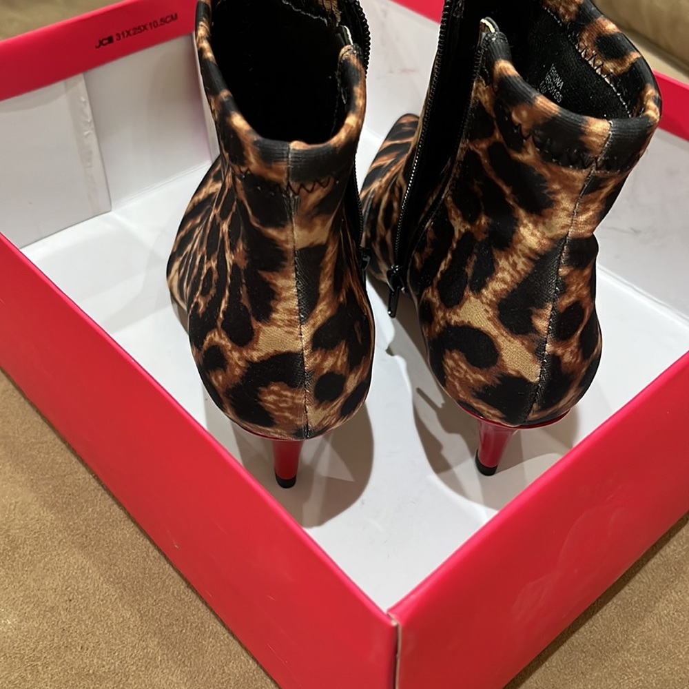 Leopard Print Designer Short Boot - Picture 8 of 8
